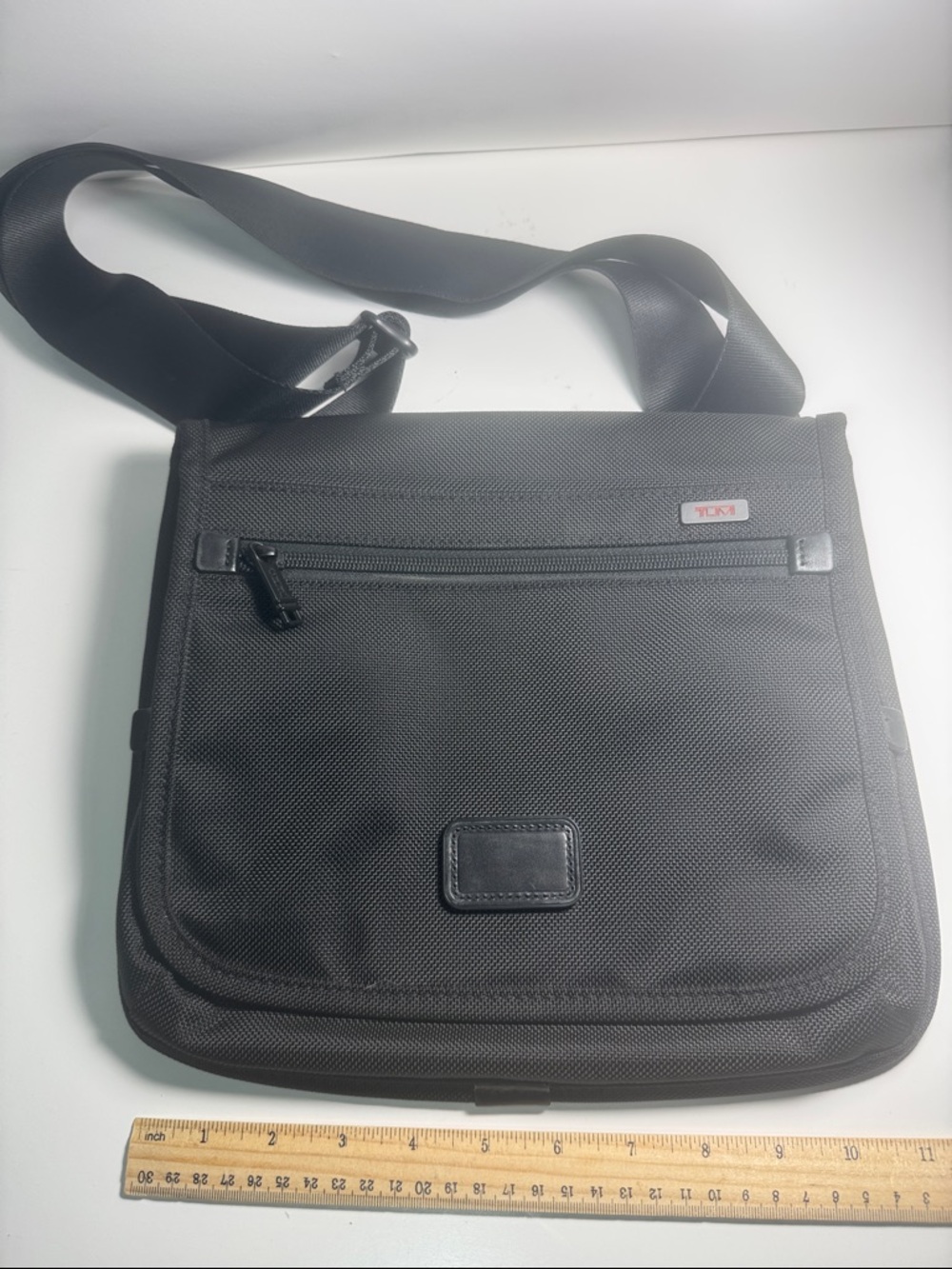 TUMI Black Alpha Small Flap Crossbody Messenger Bag excellent condition!